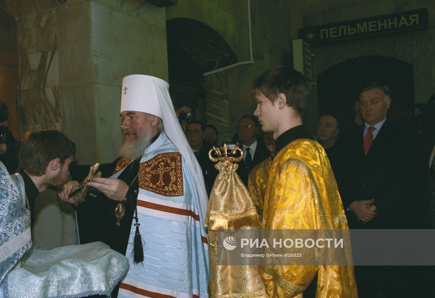 КЛИМЕНТ ОСВЯЩЕНИЕ ХРАМ КАЗАНСКИЙ ВОКЗАЛ