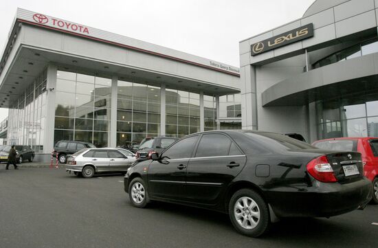 Автомобильные салоны