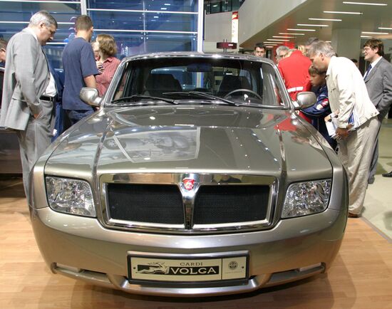 Автомобиль "Волга -Престиж" на выставке "Мотор Шоу-2004"