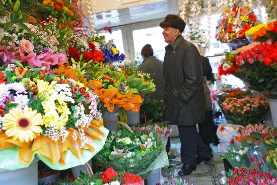 В канун Международного женского дня