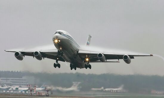 Самолет Ил-86