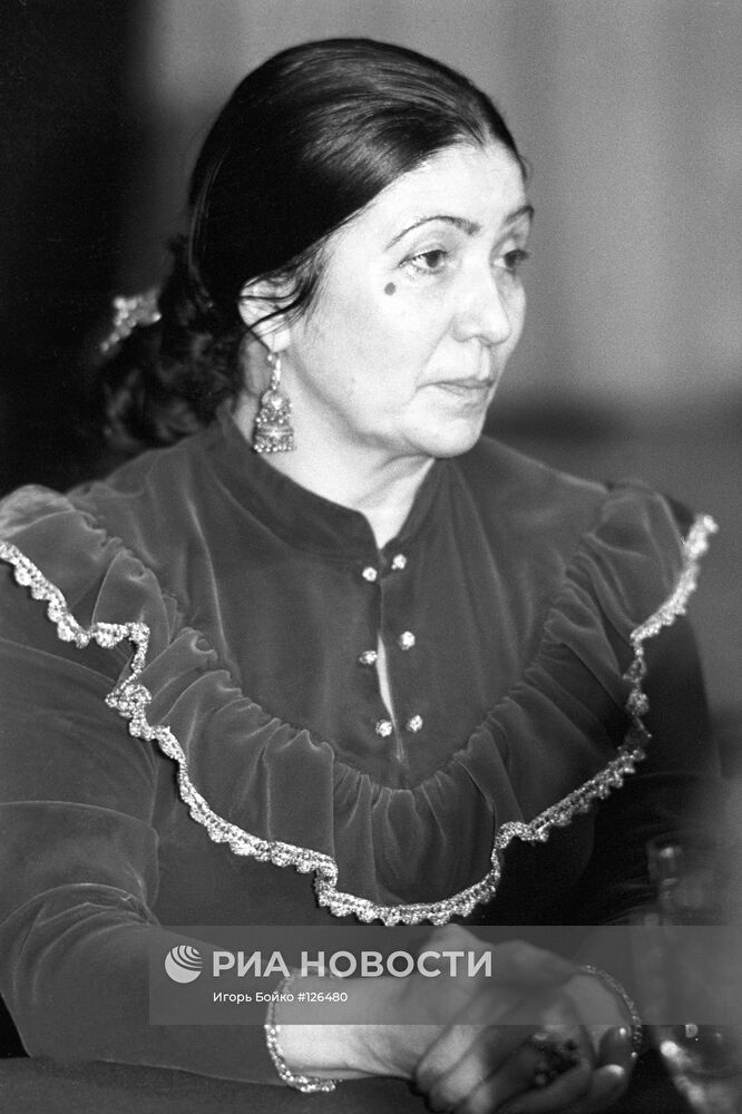 ПОЭТЕССА ФАЗУ АЛИЕВА