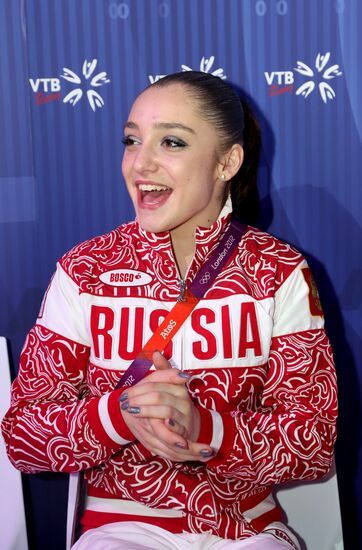 Спортсмены сборной России по спортивной гимнастике в Лондоне