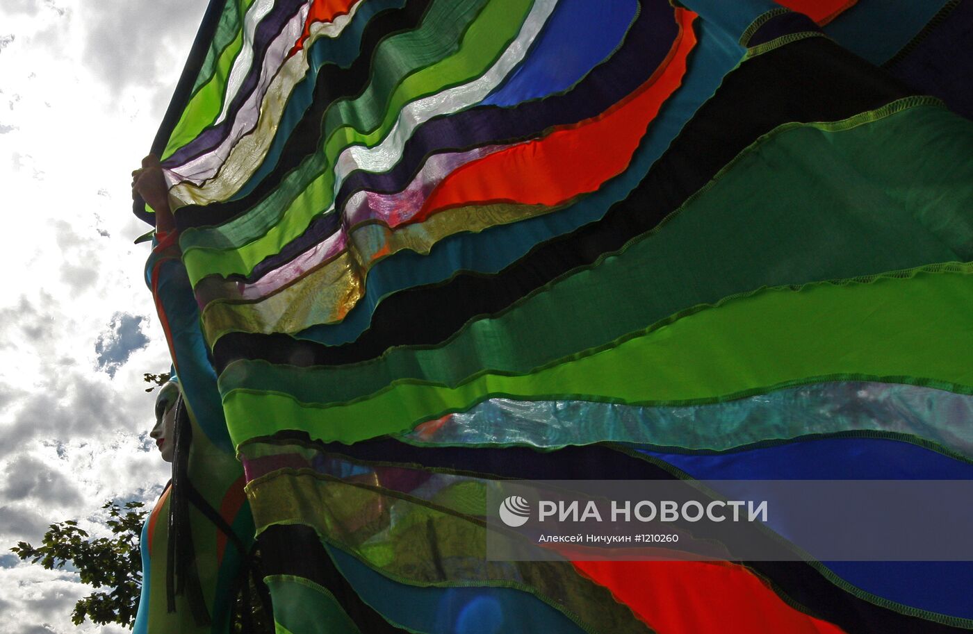 Фестиваль уличных театров "Однажды в парке"