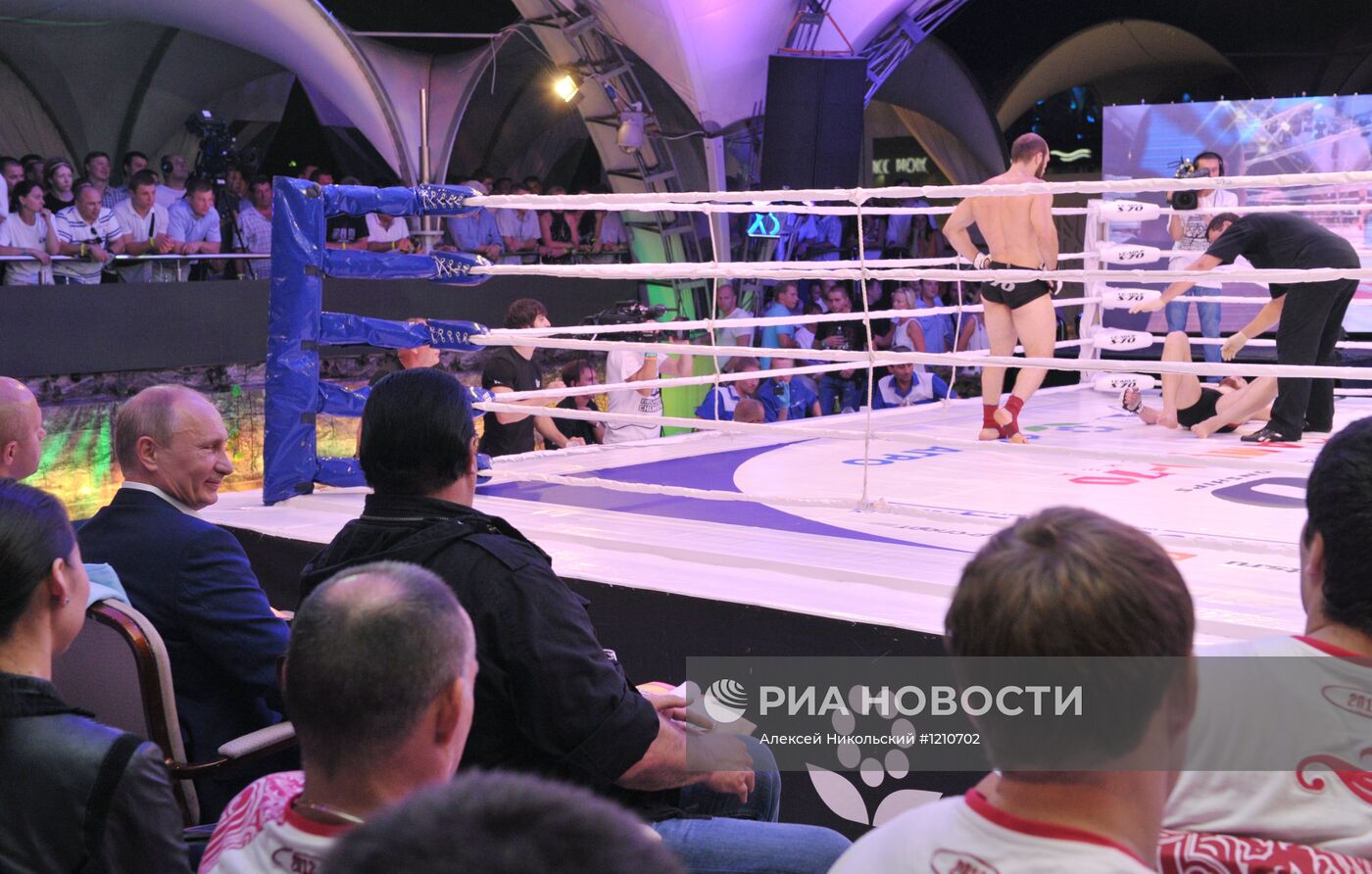 В.Путин на первом чемпионате РФ по смешанным боевым искусствам