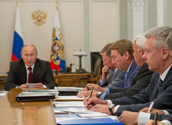 В.Путин провел совещание по вопросам расширения города Москвы