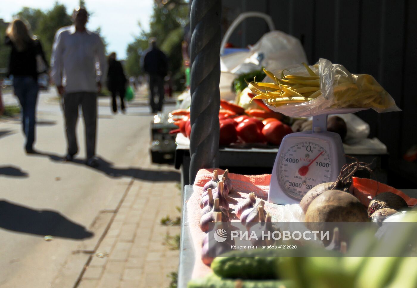 Уличная торговля в Великом Новгороде