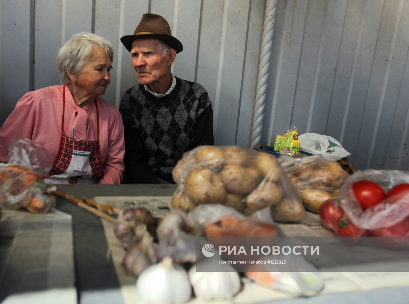 Уличная торговля в Великом Новгороде