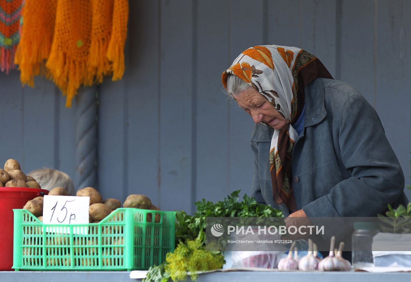 Уличная торговля в Великом Новгороде