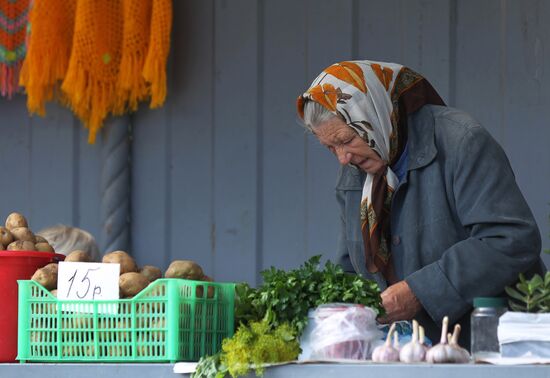 Уличная торговля в Великом Новгороде