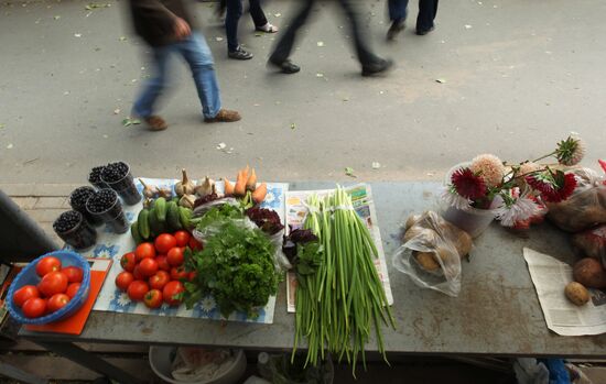 Уличная торговля в Великом Новгороде