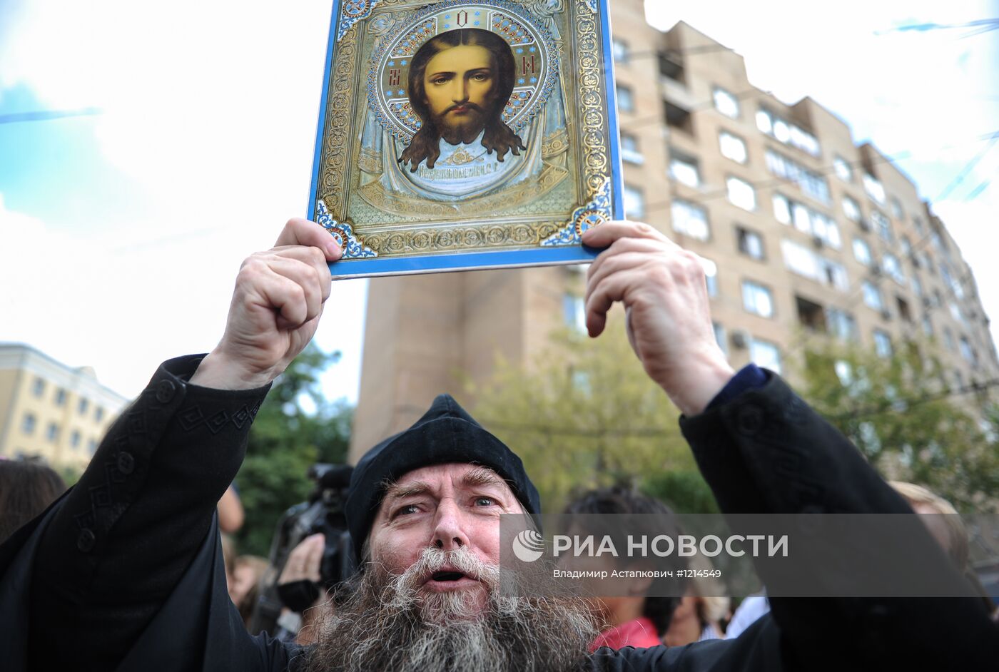 Акция в поддержку обвинения участниц группы Pussy Riot в Москве