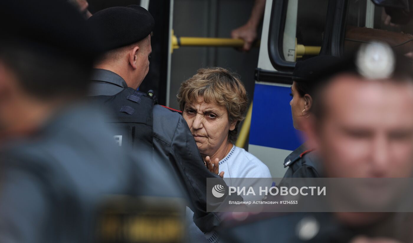 Акция в поддержку участниц панк-группы Pussy Riot в Москве