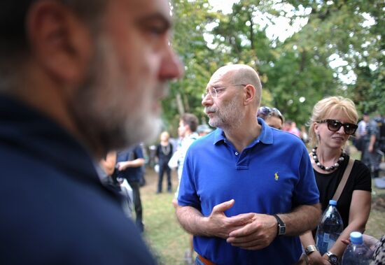 Акция в поддержку участниц панк-группы Pussy Riot в Москве