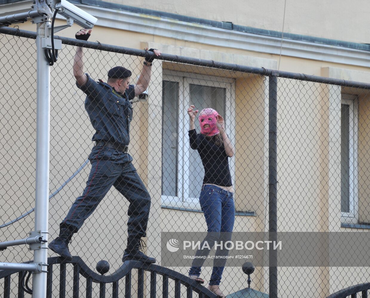 Акция в поддержку участниц группы Pussy Riot в Москве