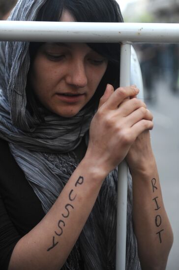 Акция в поддержку участниц группы Pussy Riot в Москве