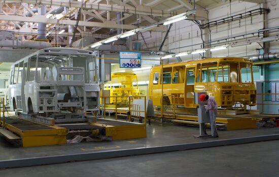 Работа Павловского автобусного завода