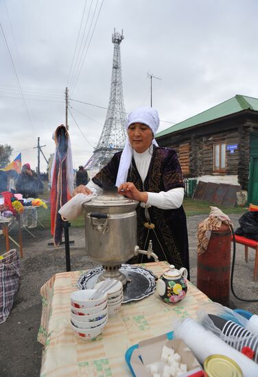 Праздник "Во славу отечества Российского" в селе Париж