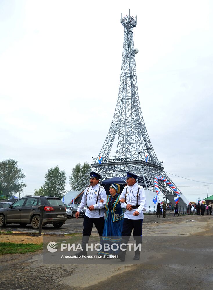 Праздник "Во славу отечества Российского" в селе Париж