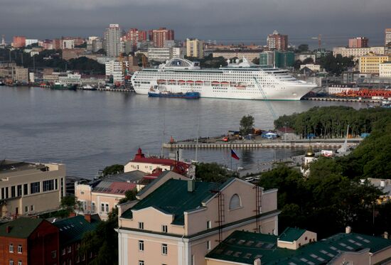 Трансокеанский теплоход Dawn Princess прибыл во Владивосток