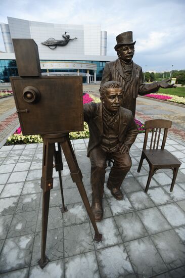 Открытие памятника братьям Люмьер в Екатеринбурге