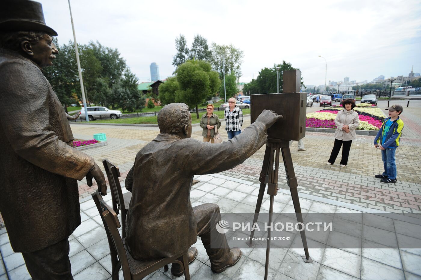 Открытие памятника братьям Люмьер в Екатеринбурге