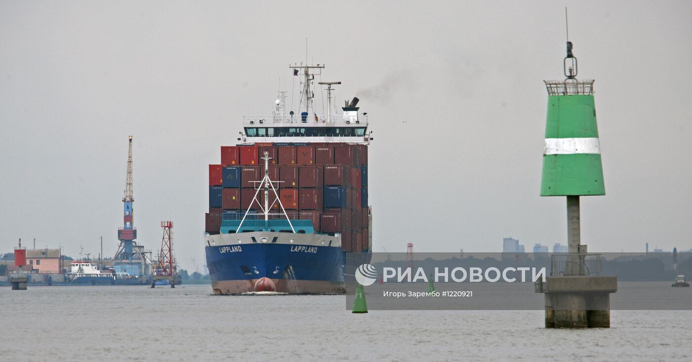 Работа контейнерного терминала Калининградского морского порта