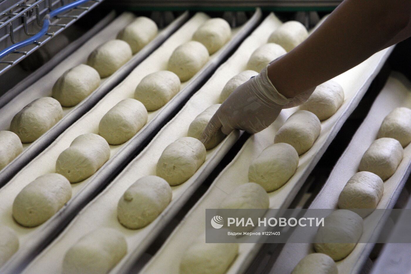 Производство хлебобулочной продукции на заводе "Каравай"