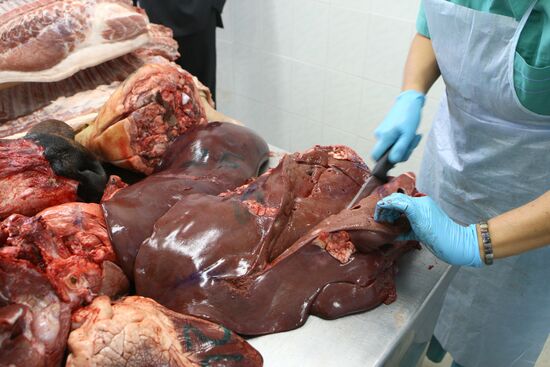 Контроль качества мяса на Центральном рынке Новосибирска