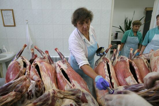 Контроль качества мяса на Центральном рынке Новосибирска