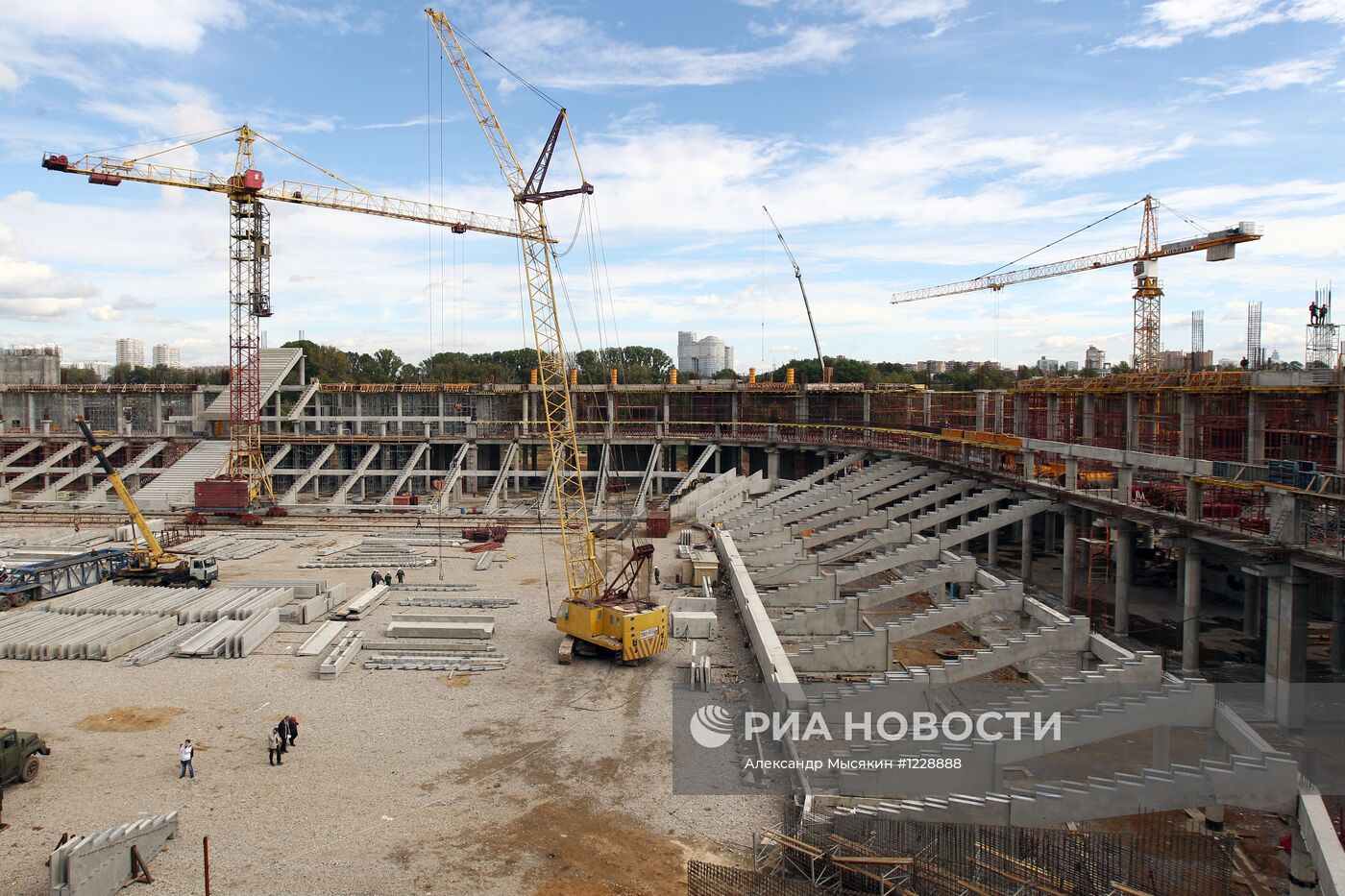 Строительство футбольного стадиона "Спартак"