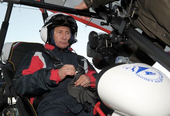 В.Путин принял участие в экологическом проекте "Полет надежды"