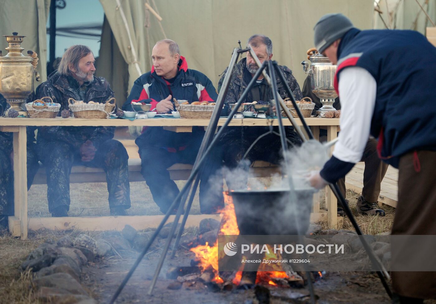 В.Путин принял участие в экологическом проекте "Полет надежды"