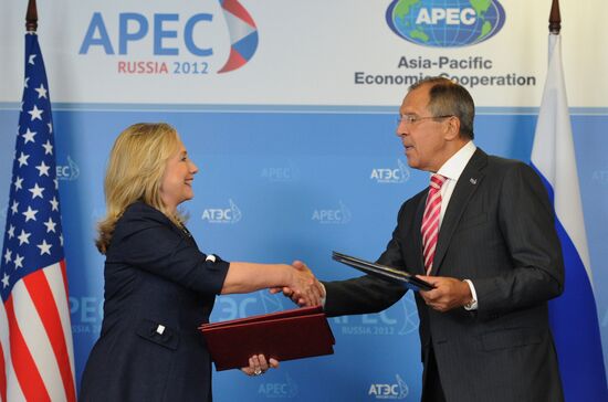 Встреча С.Лаврова и Х.Клинтон в рамках саммита АТЭС