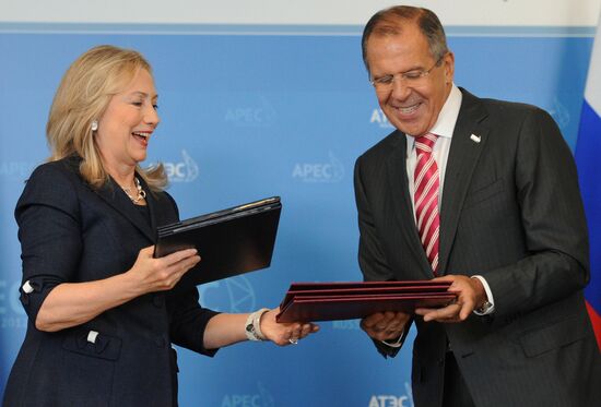 Встреча С.Лаврова и Х.Клинтон в рамках саммита АТЭС