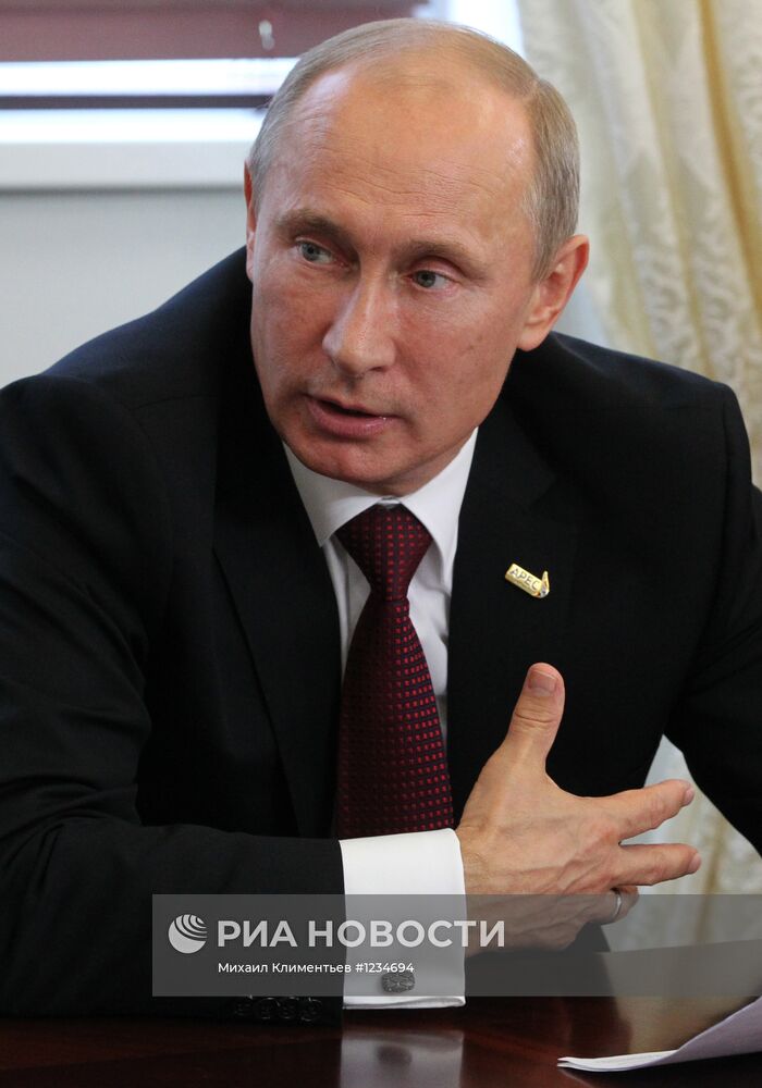 Президент РФ В.Путин в Дальневосточном федеральном университете