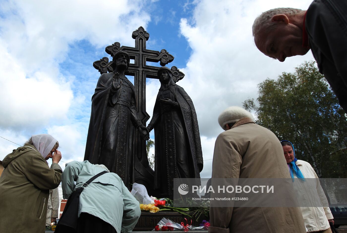 Открытие памятника Петру и Февронии в Великом Новгороде
