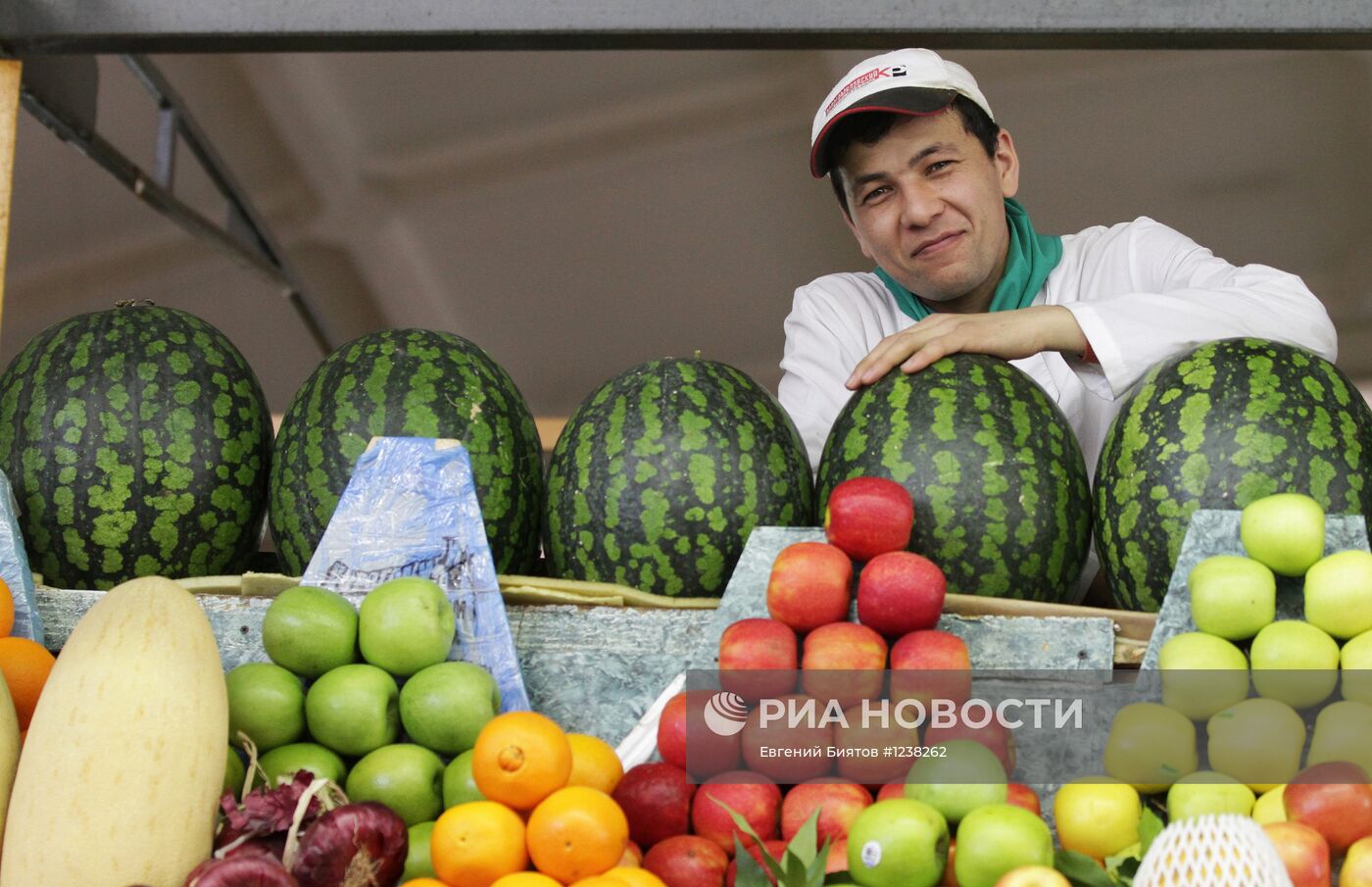 Работа Дорогомиловского рынка в Москве