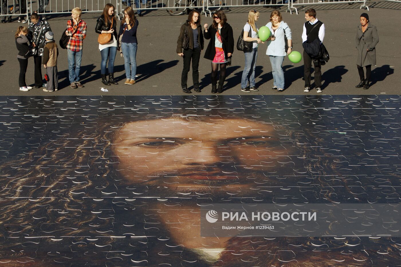 Гигантский пазл по картине Дюрера на Дворцовой площади