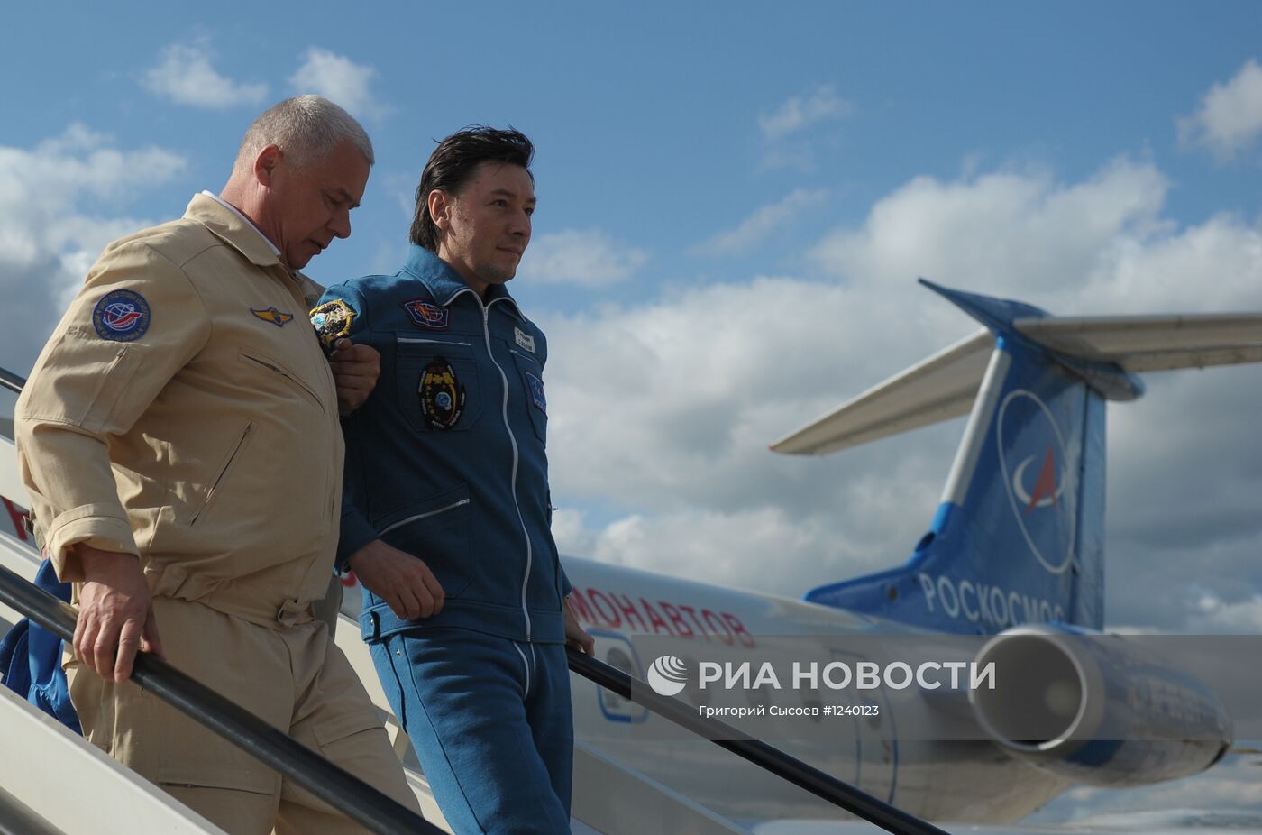 Встреча российских членов экипажа ТПК "Союз ТМА-04М"