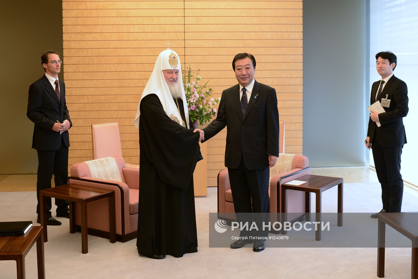 Встреча патриарха Кирилла с премьер-министром Японии