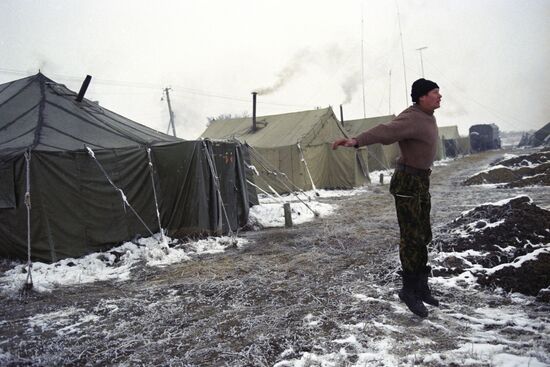 Лагерь российских войск в Чечне