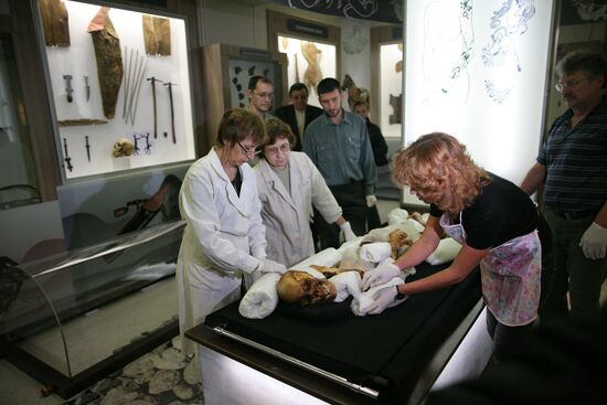 Транспортировка мумии "Принцессы Укока" на Алтай