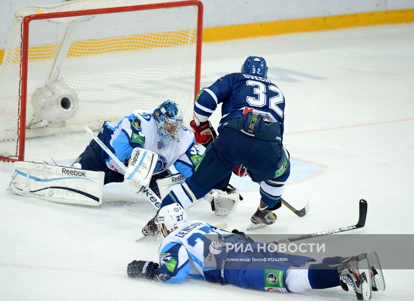 Хоккей. КХЛ. Матч "Динамо" (Москва) - "Динамо" (Минск)