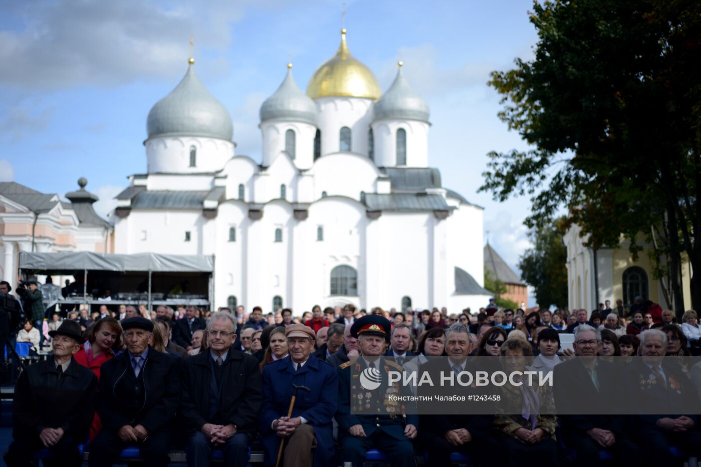 Божественная литургия в Софийском соборе Великого Новгорода
