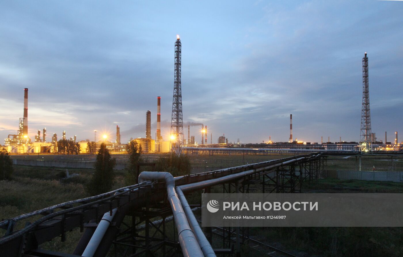 Работа Омского НПЗ "Газпром нефти"