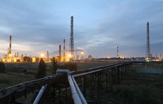 Работа Омского НПЗ "Газпром нефти"