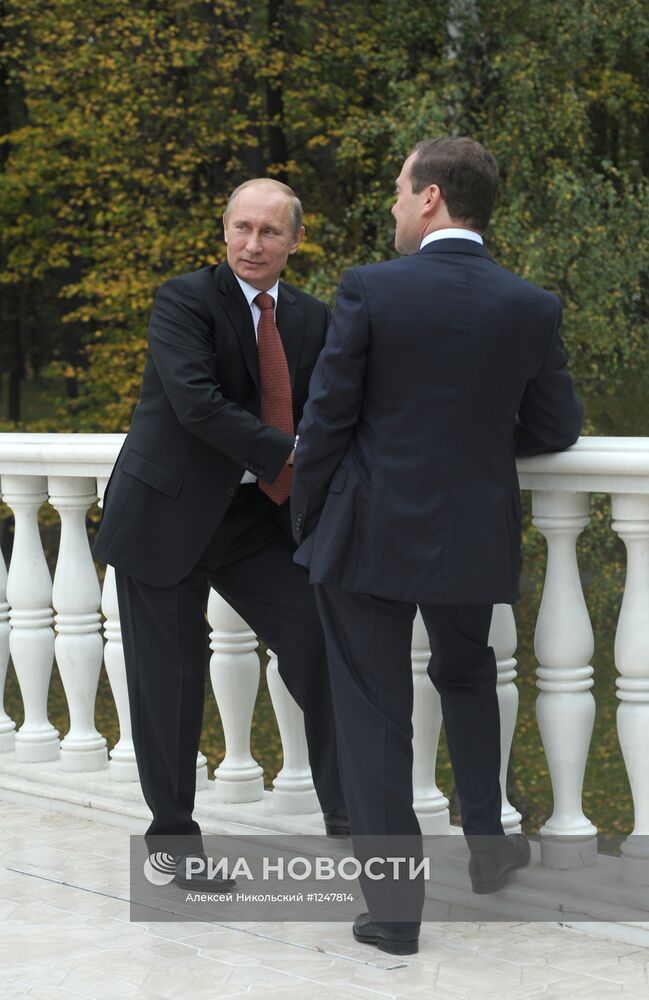 Встреча В.Путина и Д.Медведева в Ново-Огарево