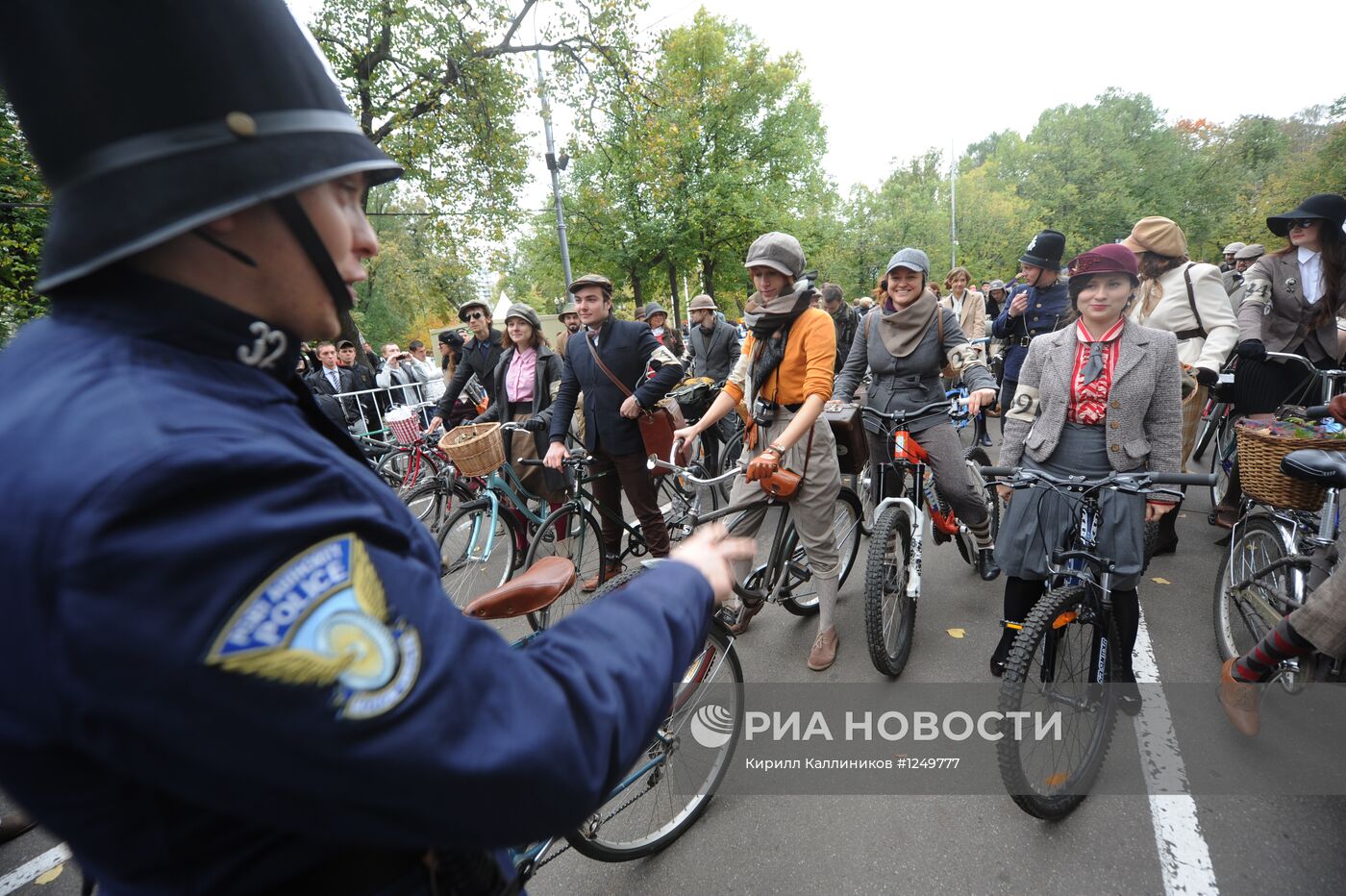 Велопарад в английском стиле прошел в Москве