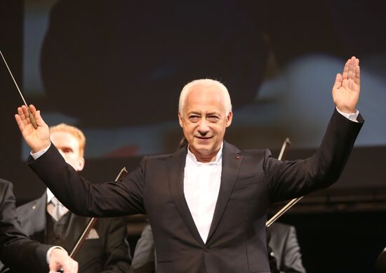 Вечер памяти Олега Ефремова в МХТ им. Чехова